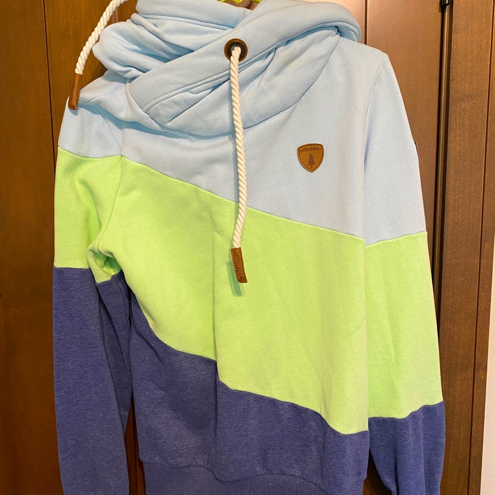 Wanakome Colorblock Pullover Hoodie in Light Blue, Lime & Navy